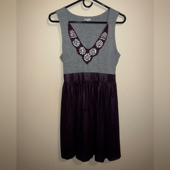 Dress - Picture 4 of 7